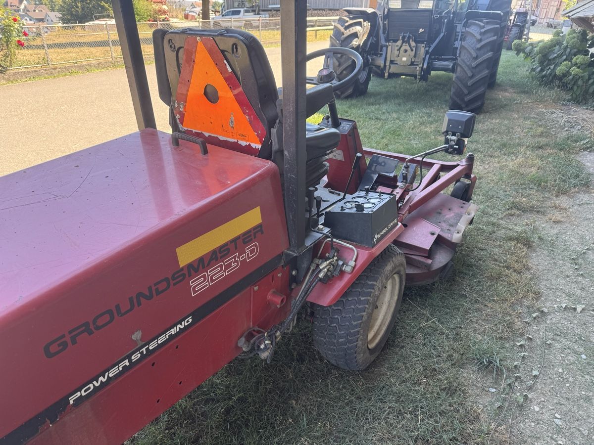 Toro Tagliaerba: Rasentraktor Toro Grundmaster 223D  – Usato da Winden venduto da farmalld439 4