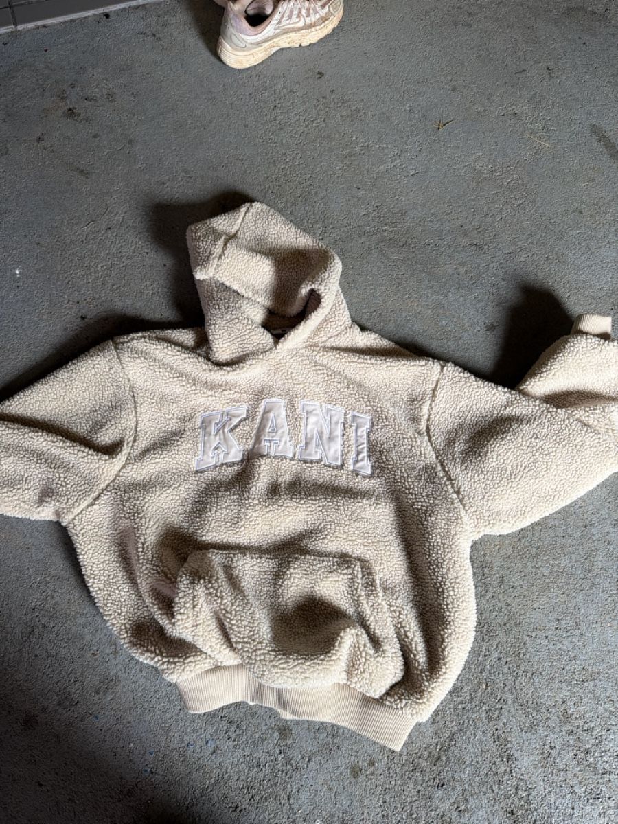 Pullover & Sweatshirts: PULL KANI – Gebraucht aus Yverdon-les-Bains von joh_2h77