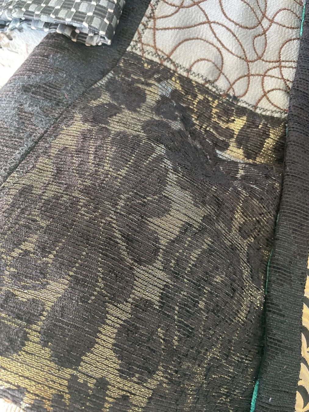 Desigual Manteaux: Desigual Mantel Patchwork Design gebraucht schwarz – D'occasion à Rapperswil SG par 77wanderer77 2