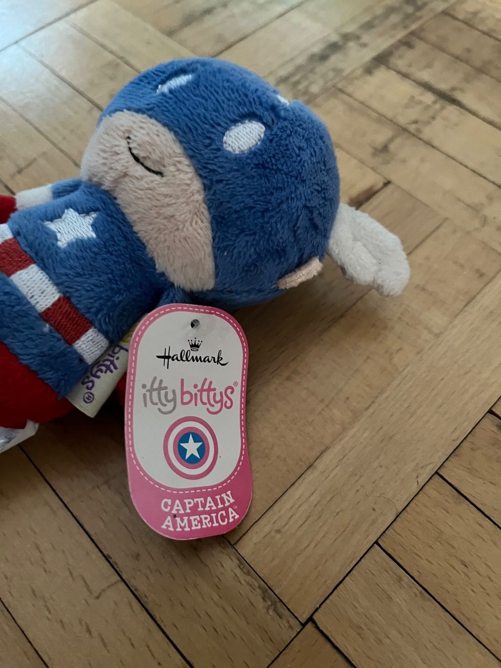 Marvel Figuren: Itty Bitty Captain America – Neu und originalverpackt aus Basel von Ruemli17 1