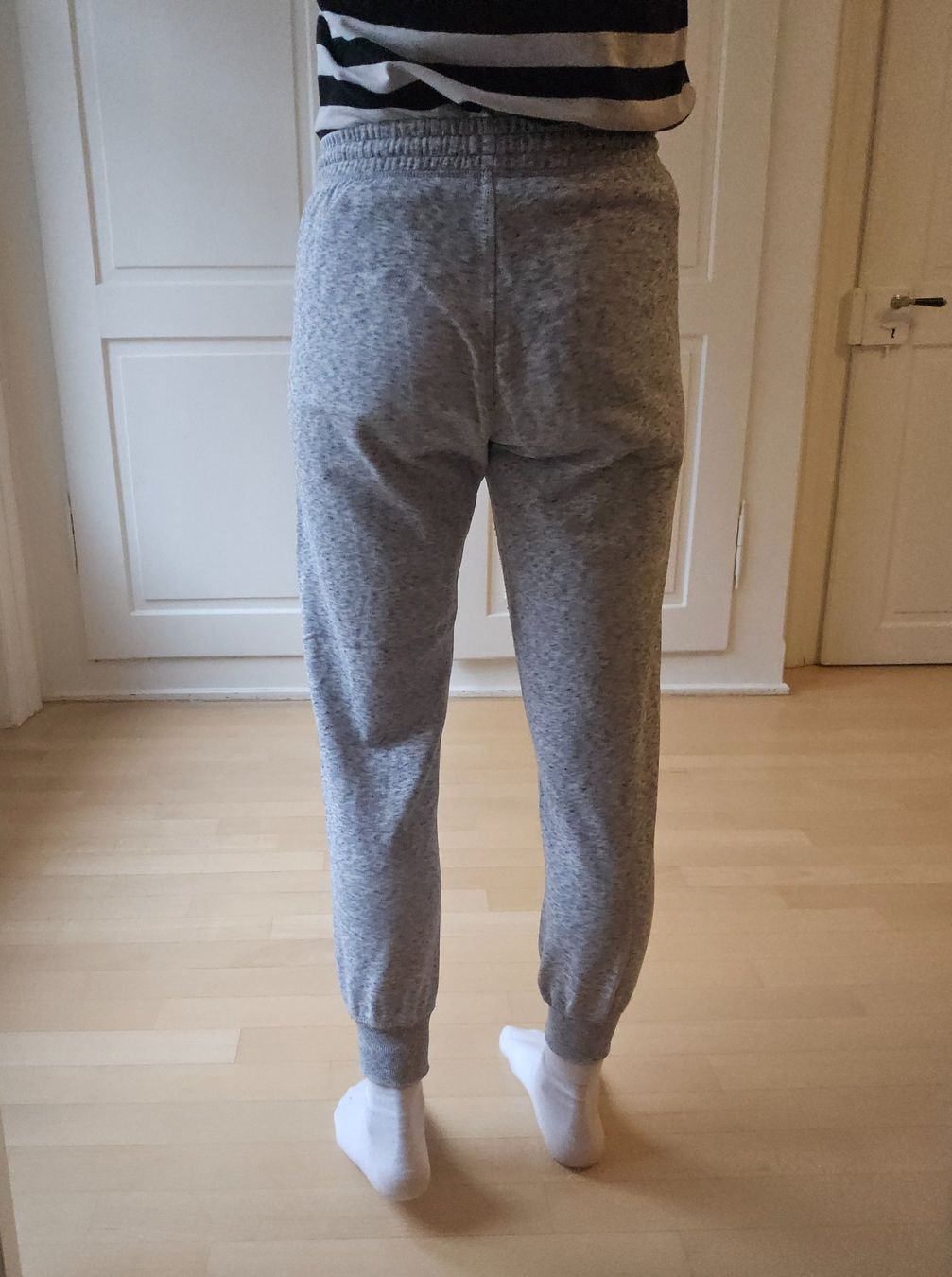 Pantaloni: Graue Damen Trainerhose, Grösse S – Usato da Zürich venduto da anna_r26m 1