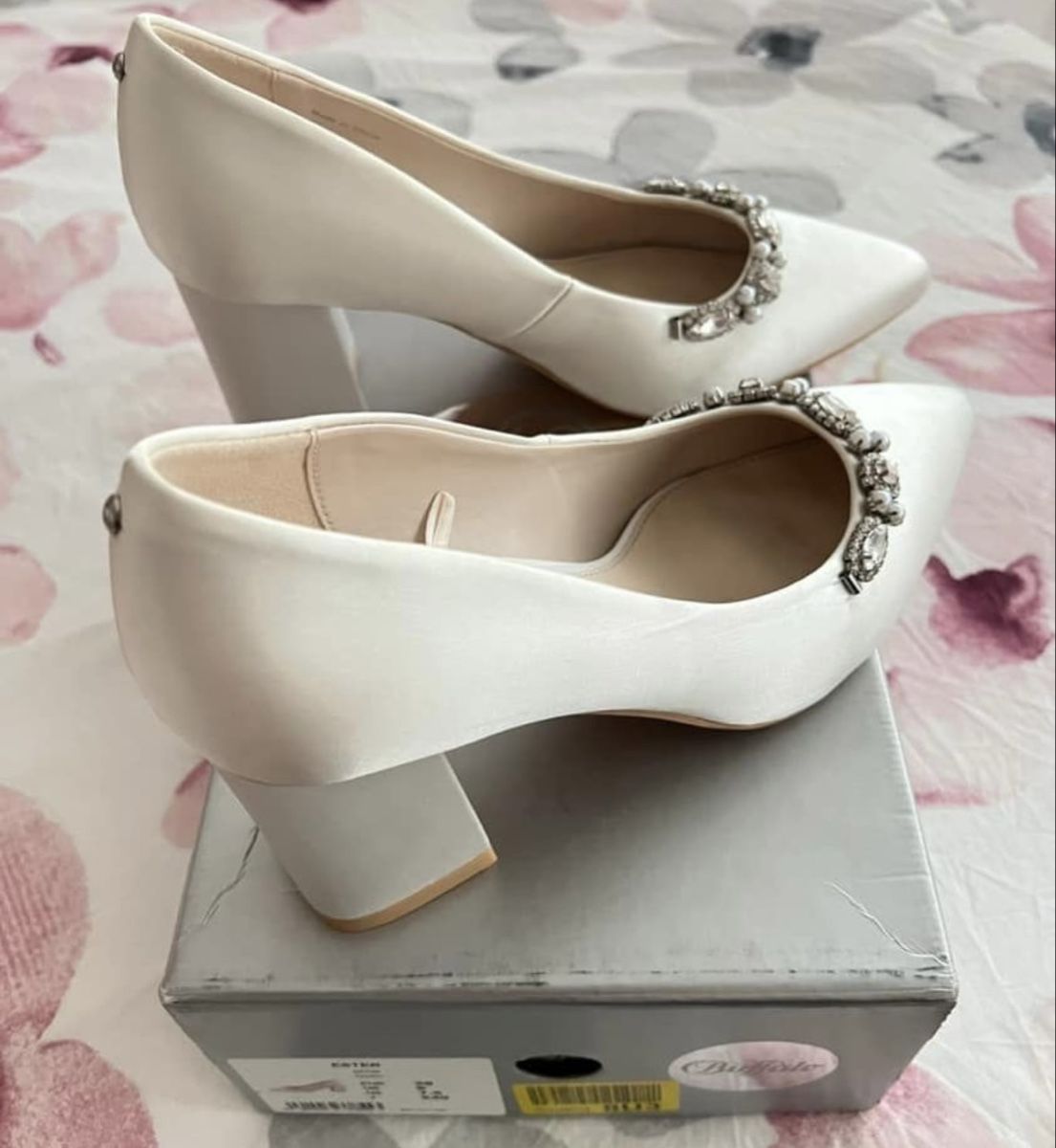 Buffalo Scarpe da donna: Buffalo Bridal Ivory Gr. 38 - Neuwertig! – Nuovo (secondo la descrizione) da Au ZH venduto da FMRF 1