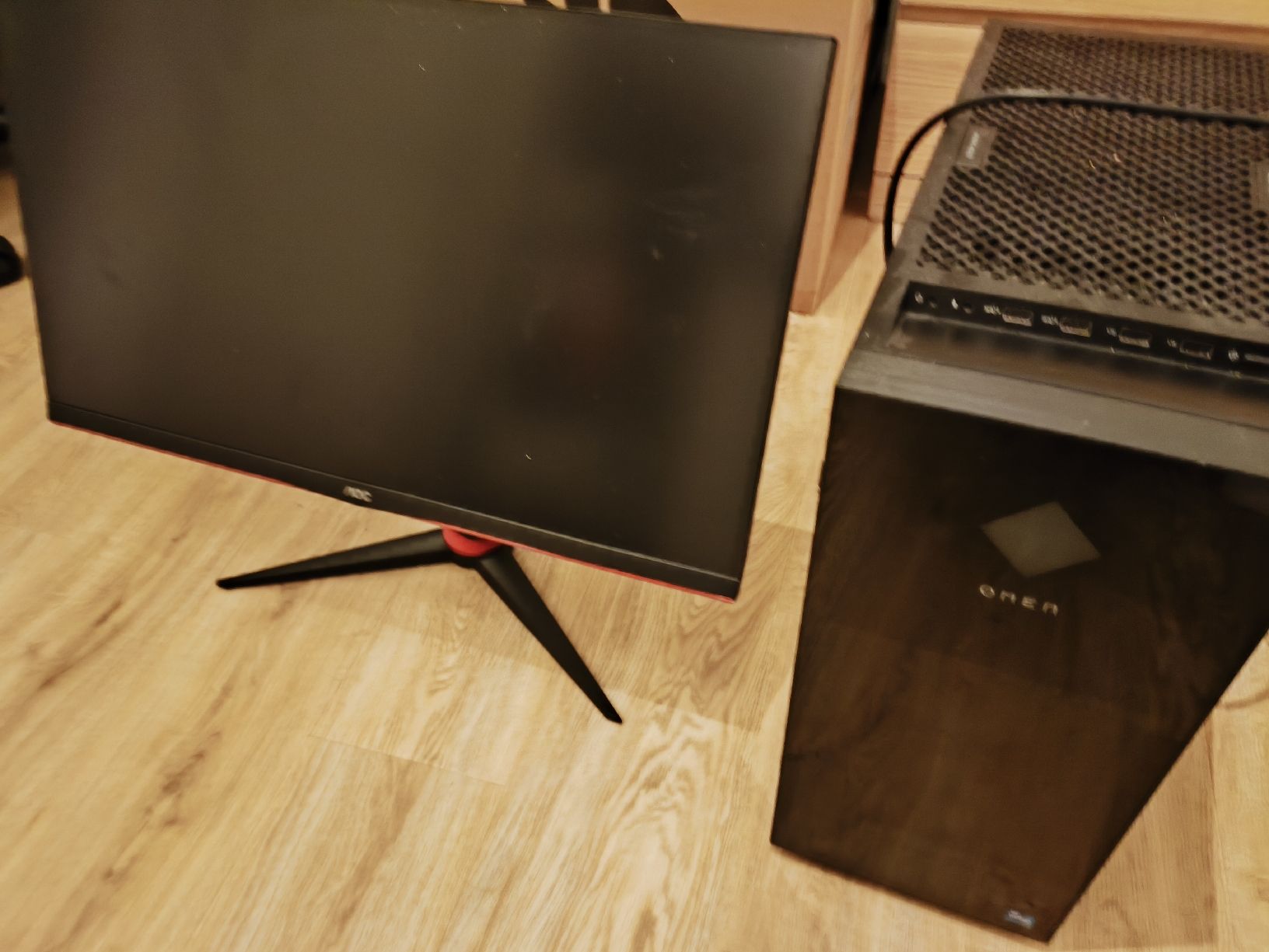 Hewlett Packard PC: AOC 27" Monitor mit HP Omen Gaming PC – Usato da Giswil venduto da Aleallin9 1