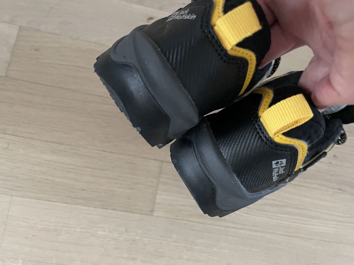 Jack Wolfskin Scarpe per ragazzi: Jack Wolfskin Trekking Schuhe Gr. 30 – Usato da Muttenz venduto da stockholm17 2