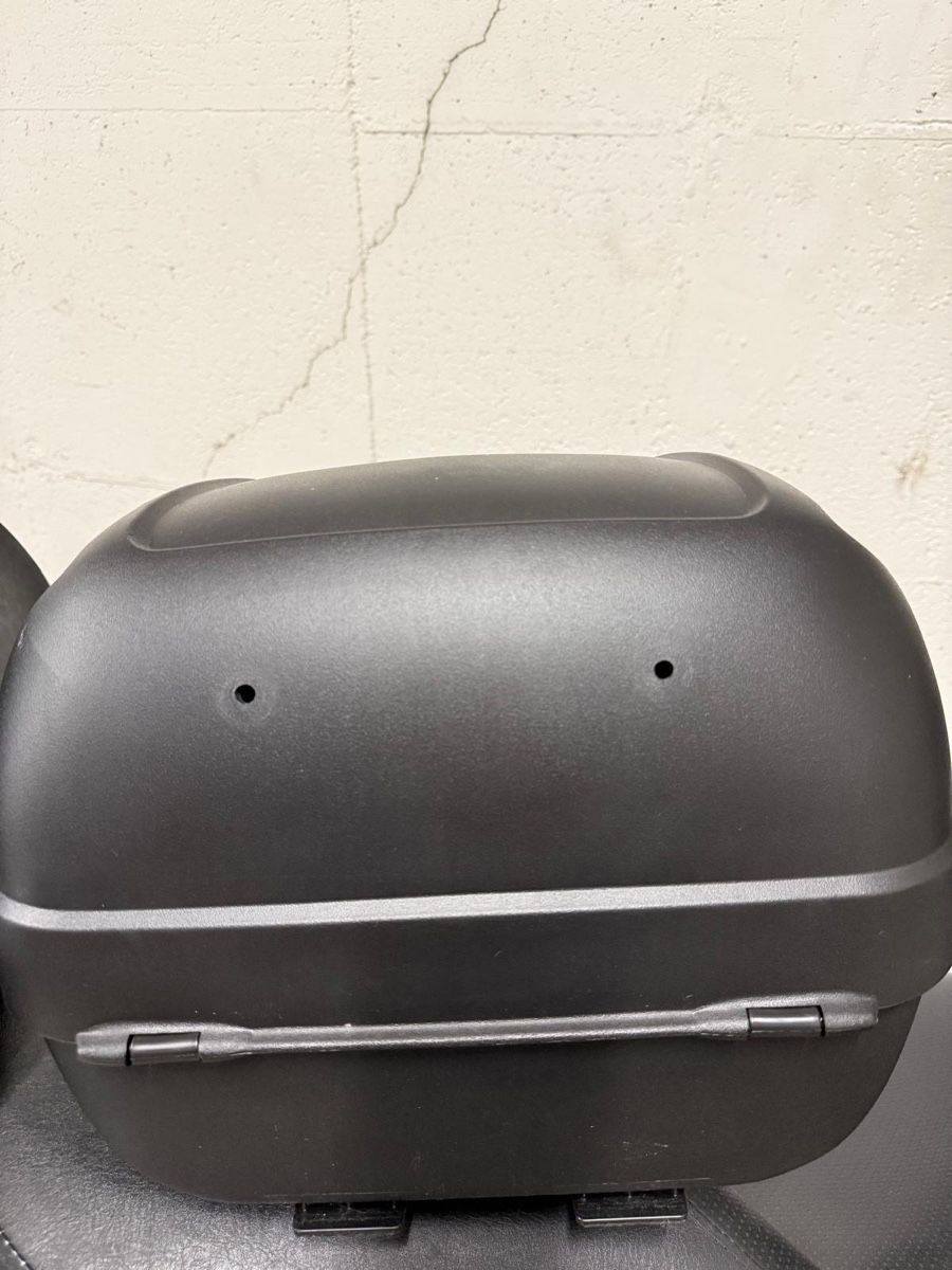 Givi Topcases: GIVI TopCase – D'occasion à Zürich par haroun11 2