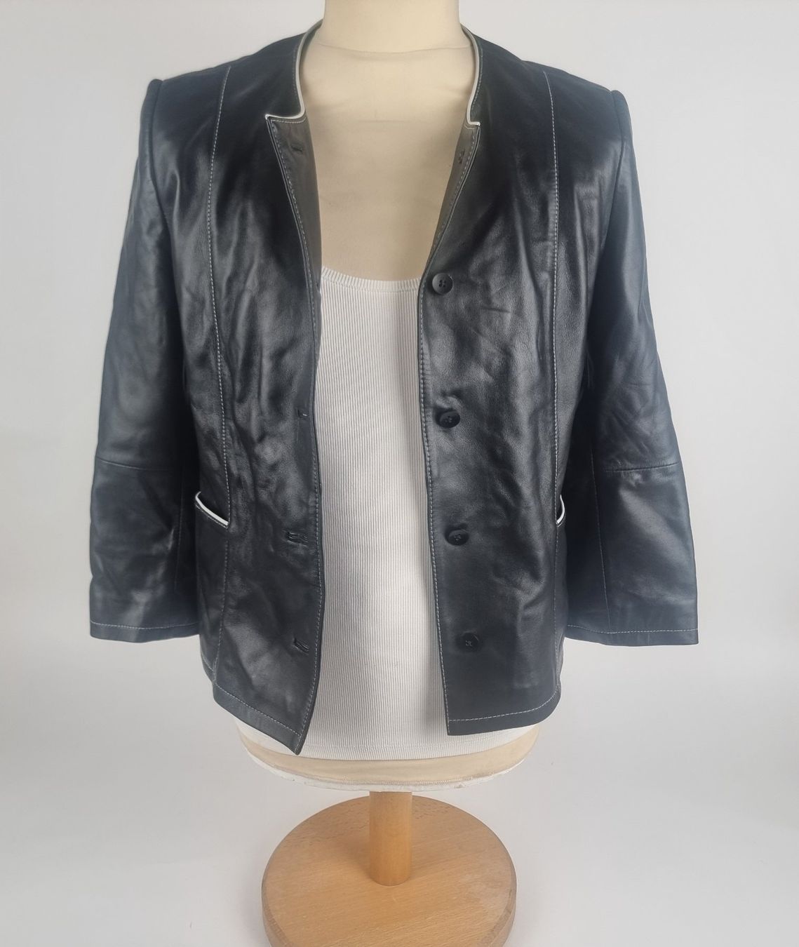 Giacche: Lederjacke echt Unisex – Usato da Urtenen-Schönbühl venduto da Restwert_Schoenbuehl