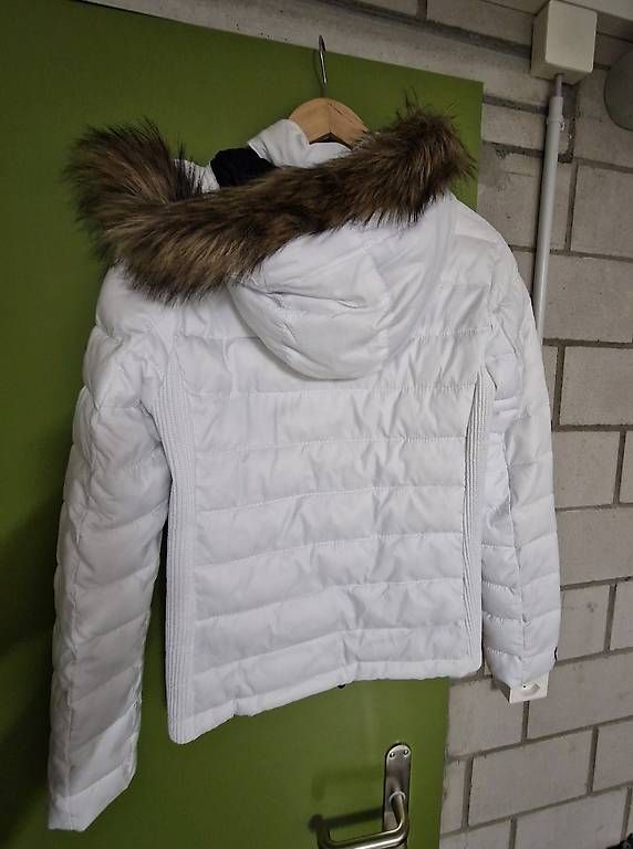 Vestes: Winterjacke Superdry (Grösse L) – D'occasion à Winterthur par TOPM 1