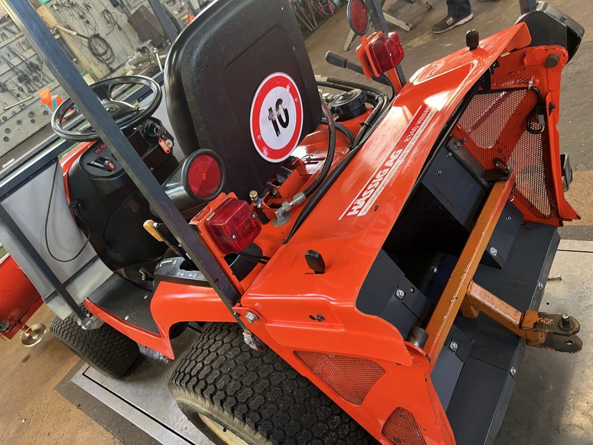 Kubota Trattori: Rasentraktor Kubota GR2120 – Usato da Hinwil venduto da Kaamil 2