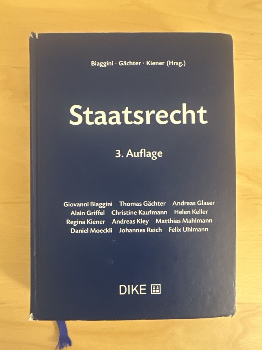 Livres: Staatsrecht, 3. Auflage – D'occasion à Zürich par ken_k2tn