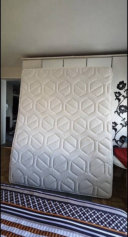 Matelas: Matratze 160x x 200cm – D'occasion à Thun par tat_wg9t