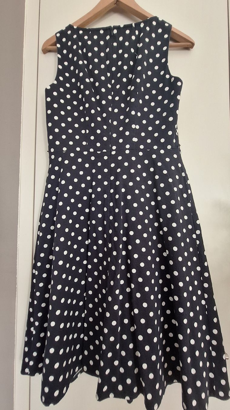 Kleider: Kleid Comma, Grösse 36, Marineblau mit Punkten, Top Zustand! – Gebraucht aus Oberkulm von kar_jgx9 2