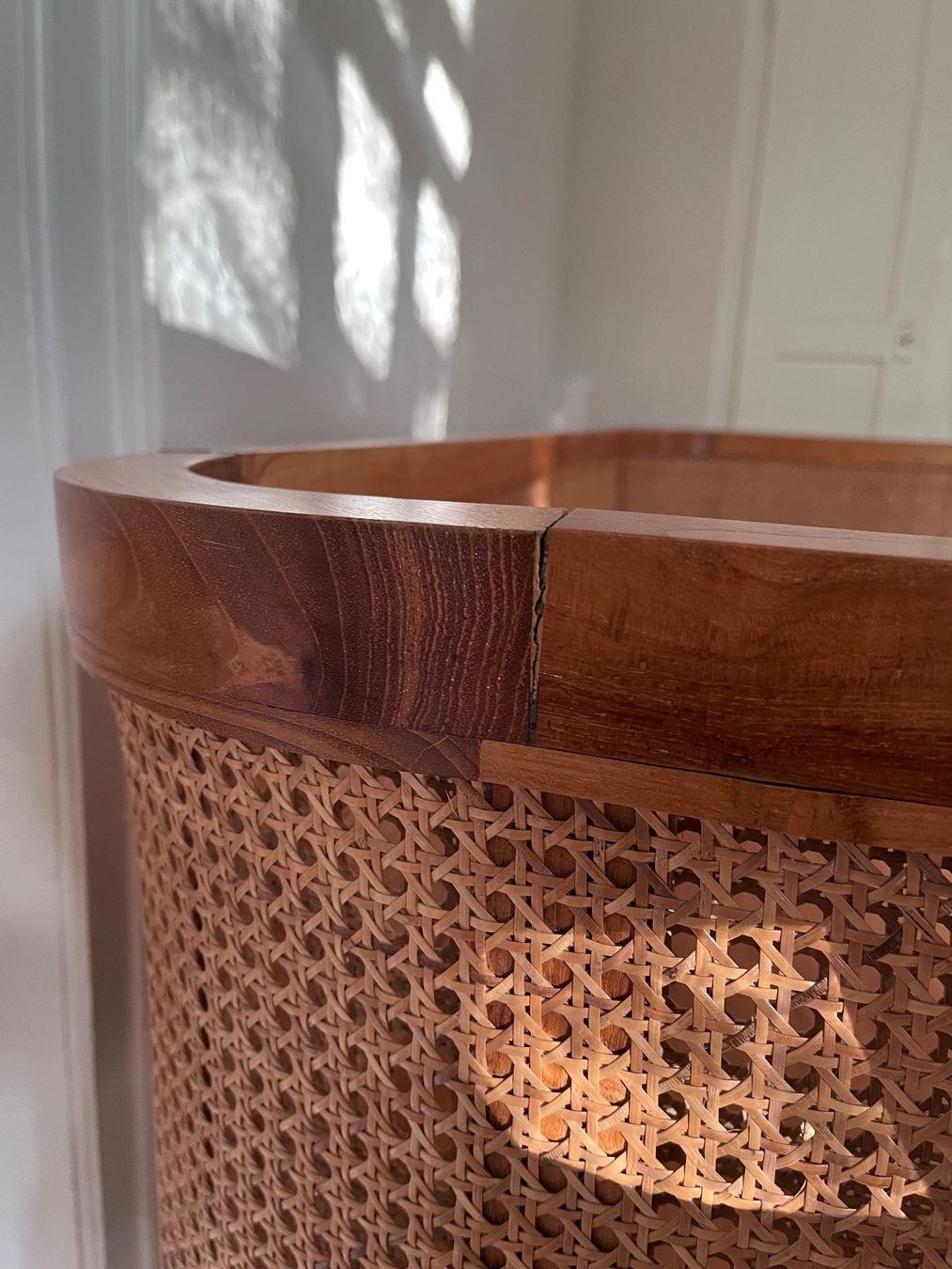 Sofas: Wunderschönes Teak Sofa mit Rattan – Gebraucht aus Luzern von kimbaey 6