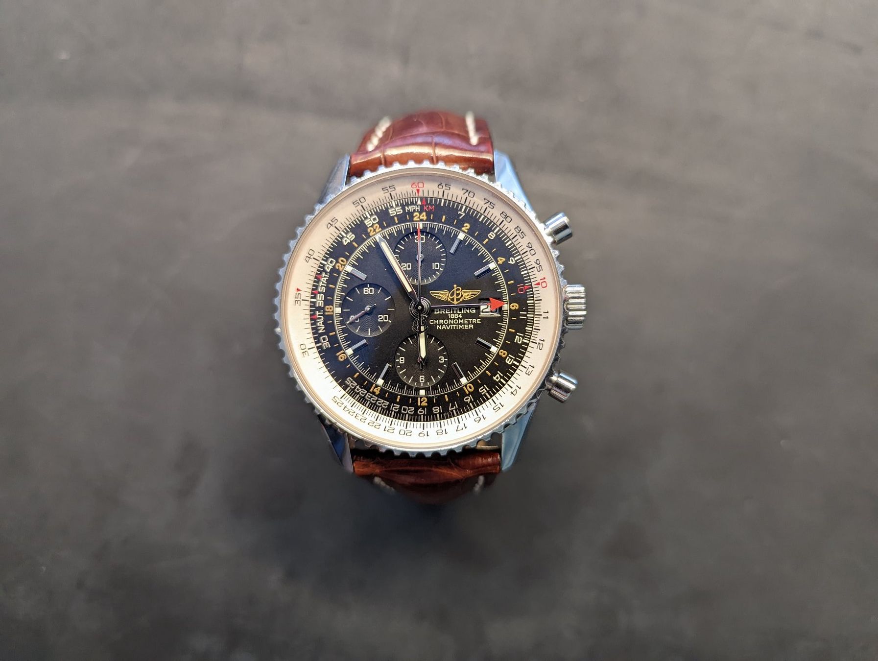 Breitling Montres: Breitling Navitimer World Chronograph A24322 – D'occasion à Stäfa par plinto