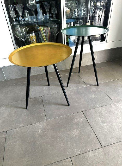 Tavoli: +  MeTaLL  BeisTeLLtisChLi  + – Usato da Winkel venduto da zeho 7