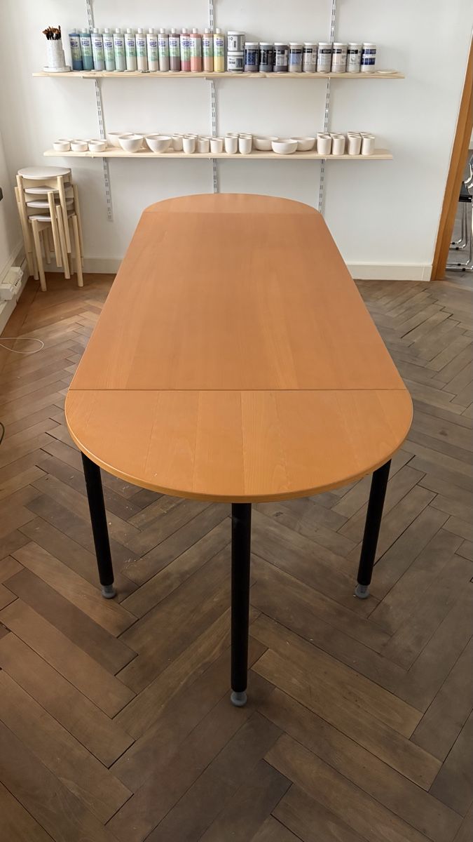 Tavoli: Wooden table with detachable corners – Usato da Zürich venduto da Louiz_Bal