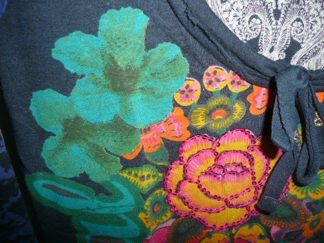 Desigual Maglioni & Felpe: Neuwertiger und schöner Pullover von Desigual – Nuovo e nell'imballaggio originale da Baar venduto da negombo 1