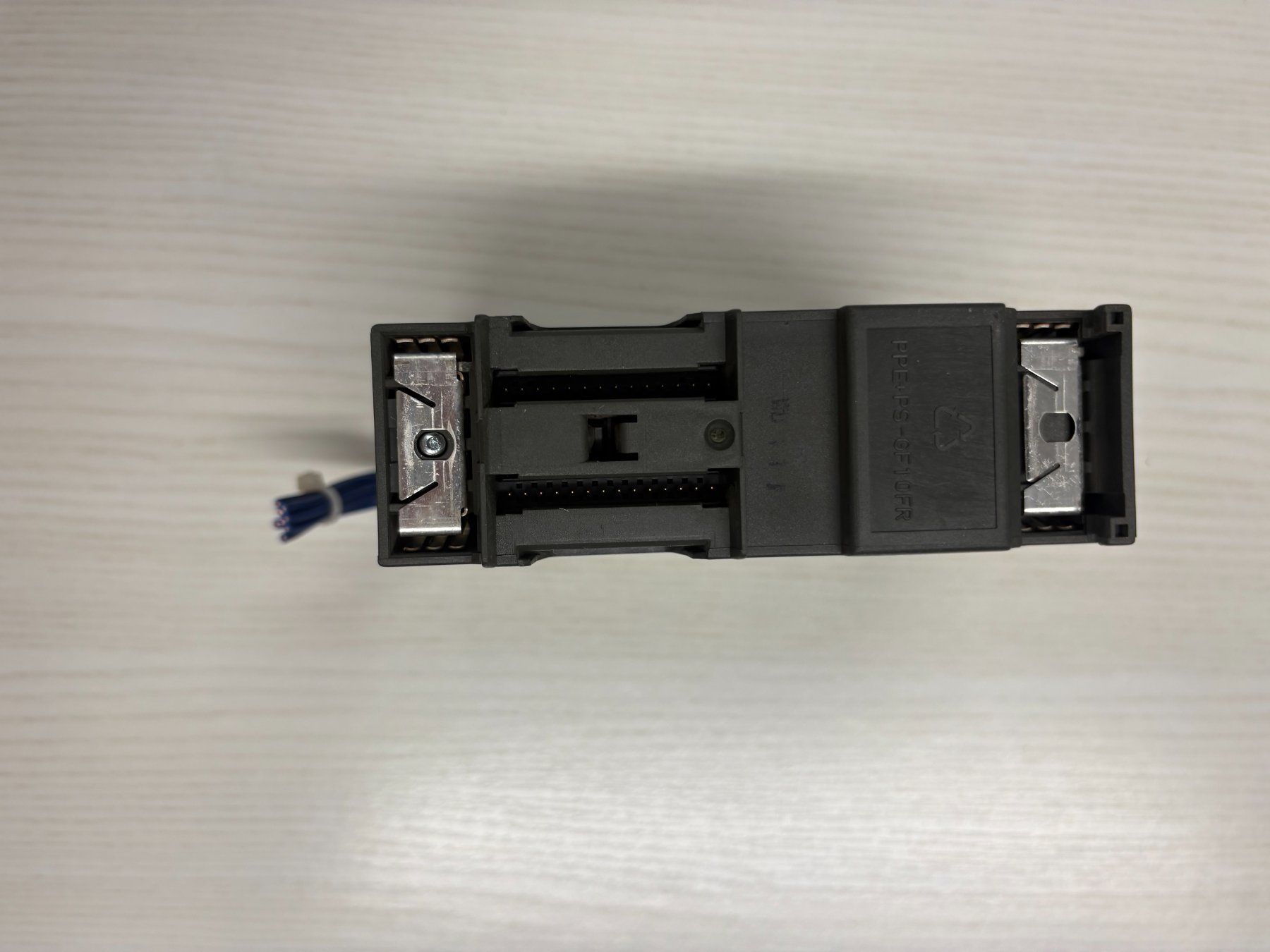 Siemens Componenti elettronici: Siemens Simatic S7-300 Digital 6ES7 322-1BF00-0AA0 – Usato da Hildisrieden venduto da eLuterbachAG 2