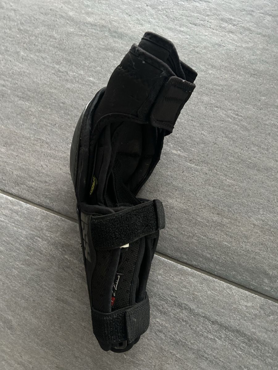 IXS Schutz & Schoner: IXS Ellbogenschoner M – Gebraucht aus Merenschwand von ___niggi___ 1