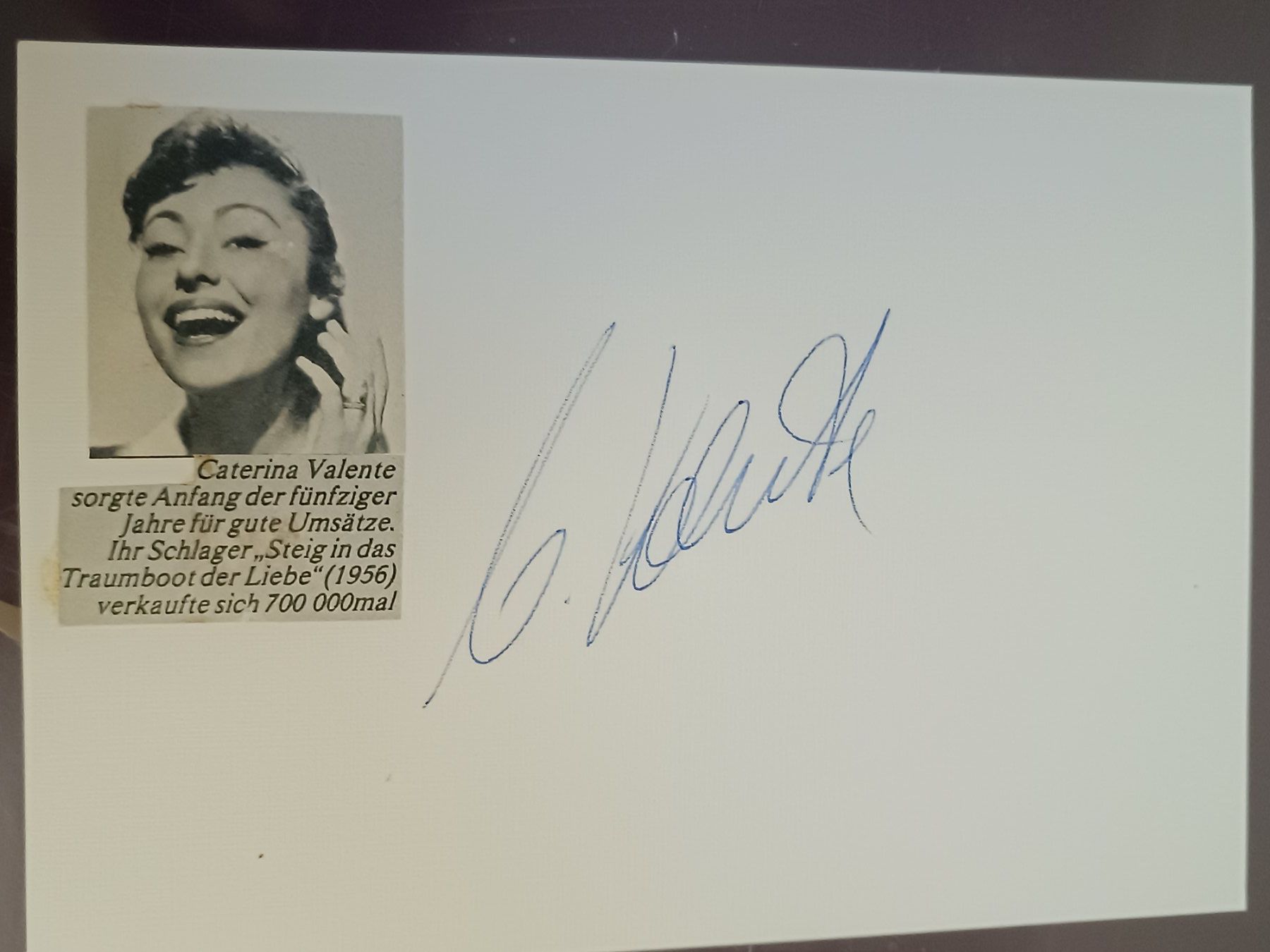 Autografi: Caterina Valente  - Handsigniert – Usato da Menziken venduto da Artographs