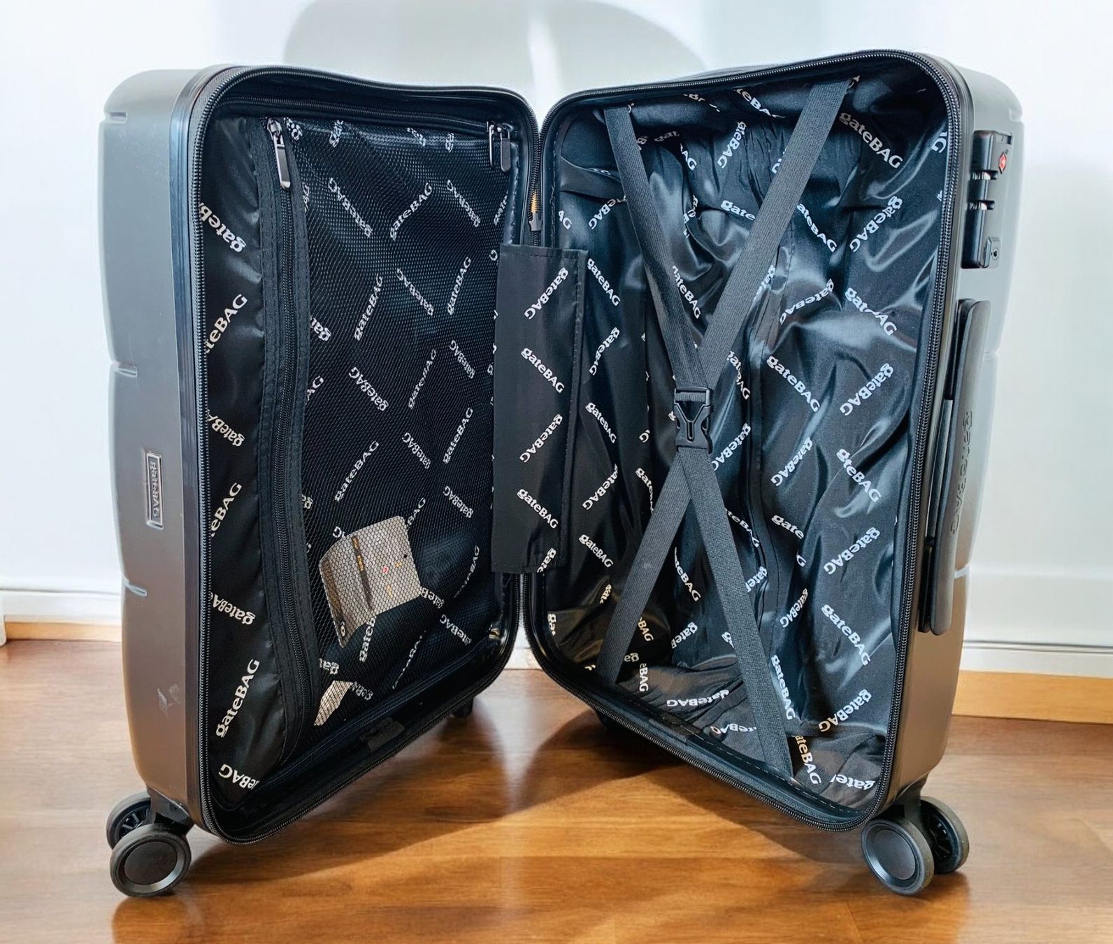 Valigie: Handgepäck Polycarbonat 55CM Gr. M gateBAG Anthrazit NEU – Nuovo e nell'imballaggio originale da Bergdietikon venduto da shopAgent 8