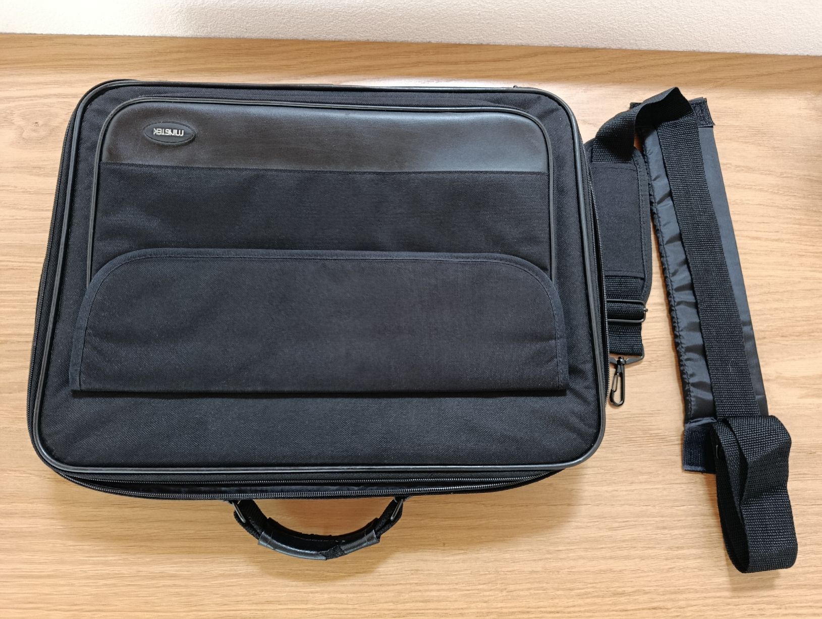 Koffer & Taschen: Valigetta per laptop – Gebraucht aus Ludiano von Mo_Bia