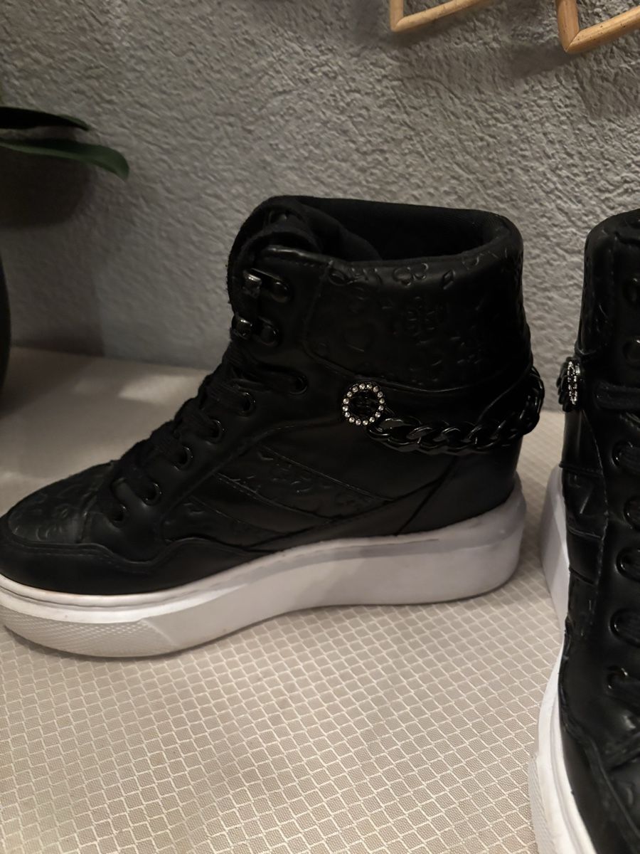 Guess Damenschuhe: Basket à talon – Gebraucht aus Sonceboz-Sombeval von Luna_p1414 2