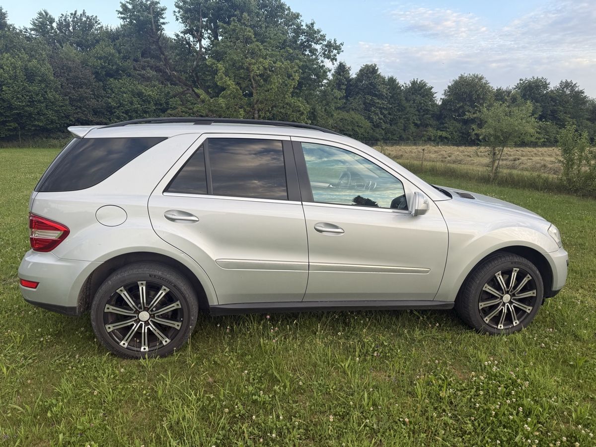 Mercedes-Benz Automobili: Mercedes ML 500 – Usato da Niederbipp venduto da baggerch 2