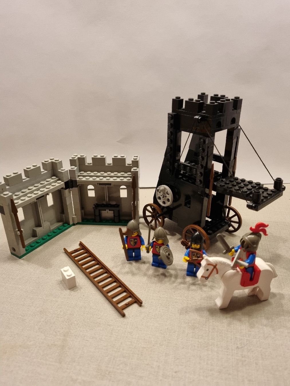Lego Spielzeuge: Lego 6061 Siege Tower Belagerungsturm – Gebraucht aus Büren an der Aare von dra_8wxf 1