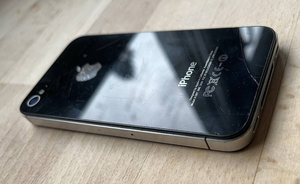 Apple Telefoni cellulari / Smartphones: Apple iPhone 4S schwarz mit Originalverpackung defekt – Usato da Zürich venduto da gegenmittel 2