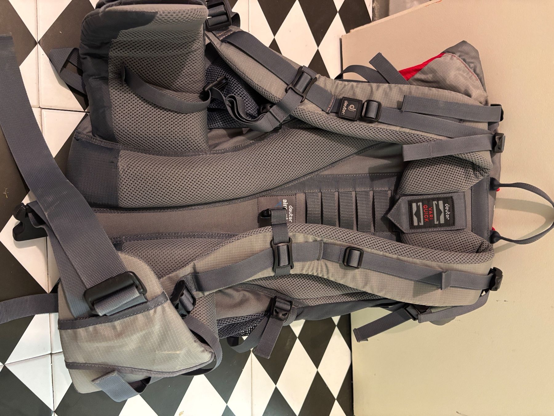 Deuter Zaini: Deuter Backpack - Hiking – Usato da Embrach venduto da qui_9syj 1