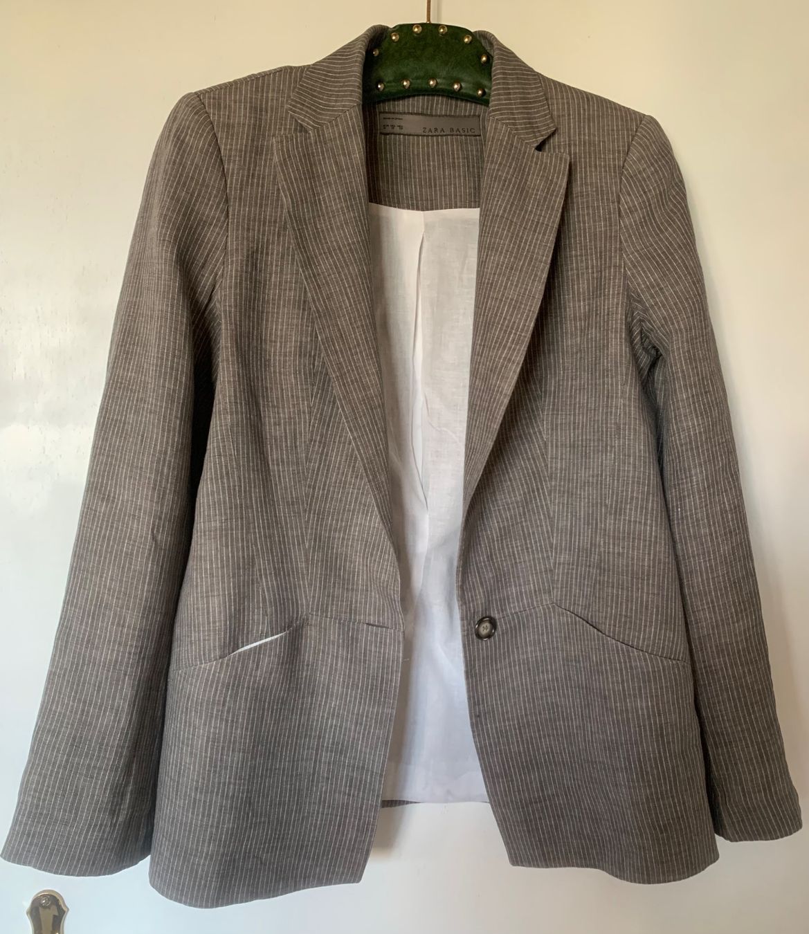 Vestes: ZARA BASIC Blazer taille M – D'occasion à Prilly par Sissi_1009 1