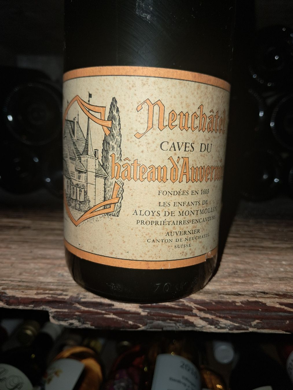 Vino: Neuchâtel Caves du Château d'Auvernier 1986 – Nuovo e nell'imballaggio originale da Le locle venduto da juliensaran 1