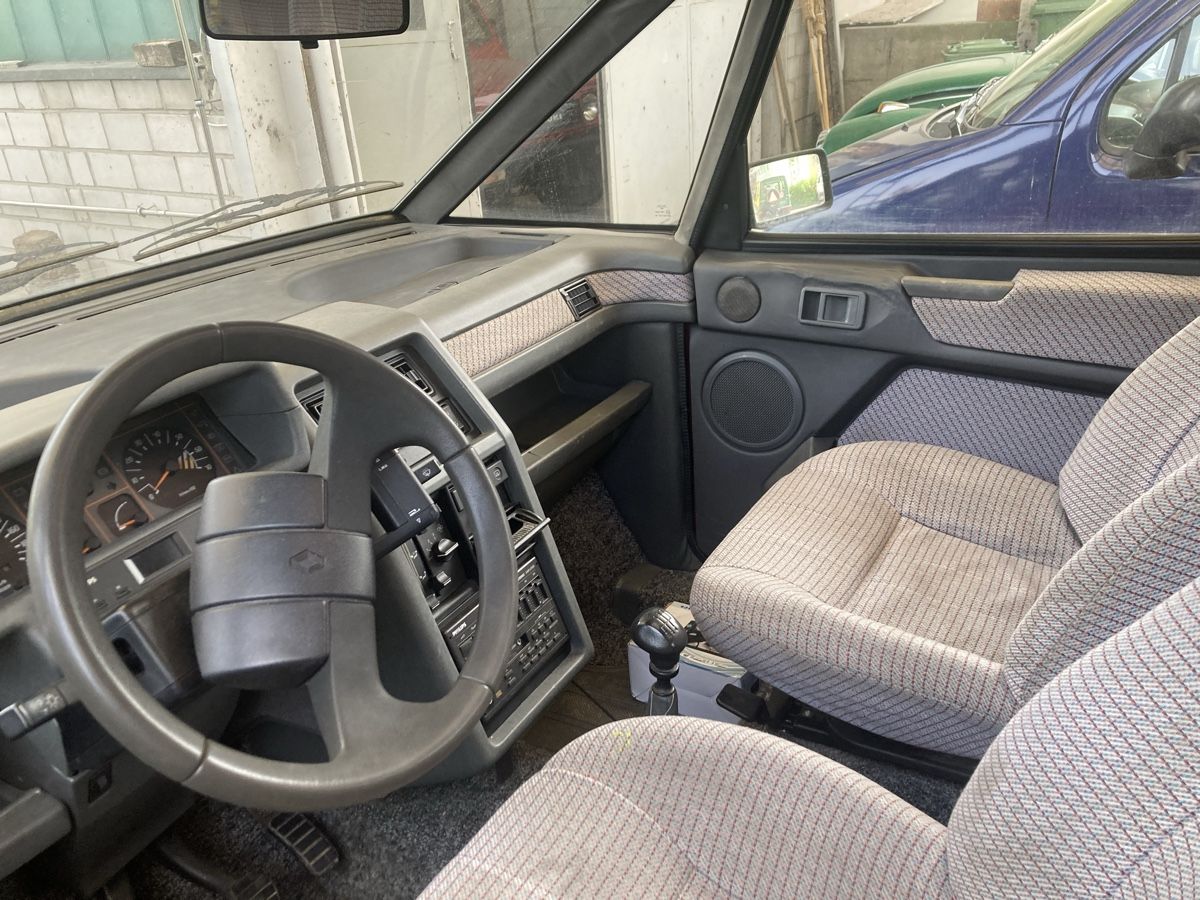Renault Automobili: Renault Espace Oldtimer,Top Zustand – Usato da Wetzikon ZH venduto da gibgaaaaas 7