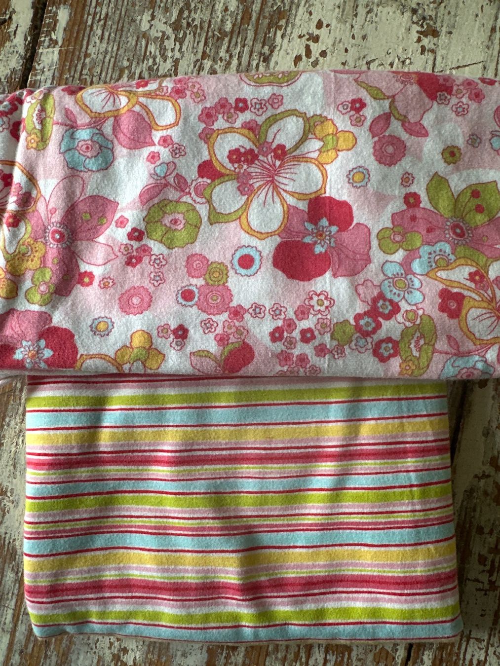 Tessuti: 2 Jersey von Stenzo Blumen & Streifen rosa-hellblau- lime – Nuovo (secondo la descrizione) da Domdidier venduto da Lilalu168