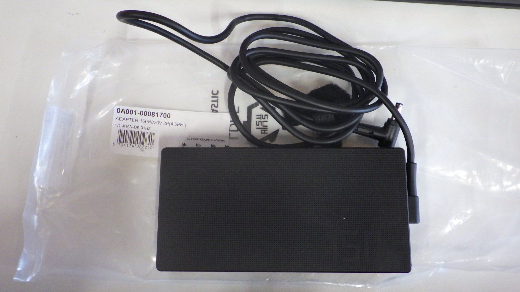 Lecteurs & Adaptateurs: ADAPTER 150W/20V 3P(4.5PHI) – D'occasion à Gossau ZH par OrderflowAG