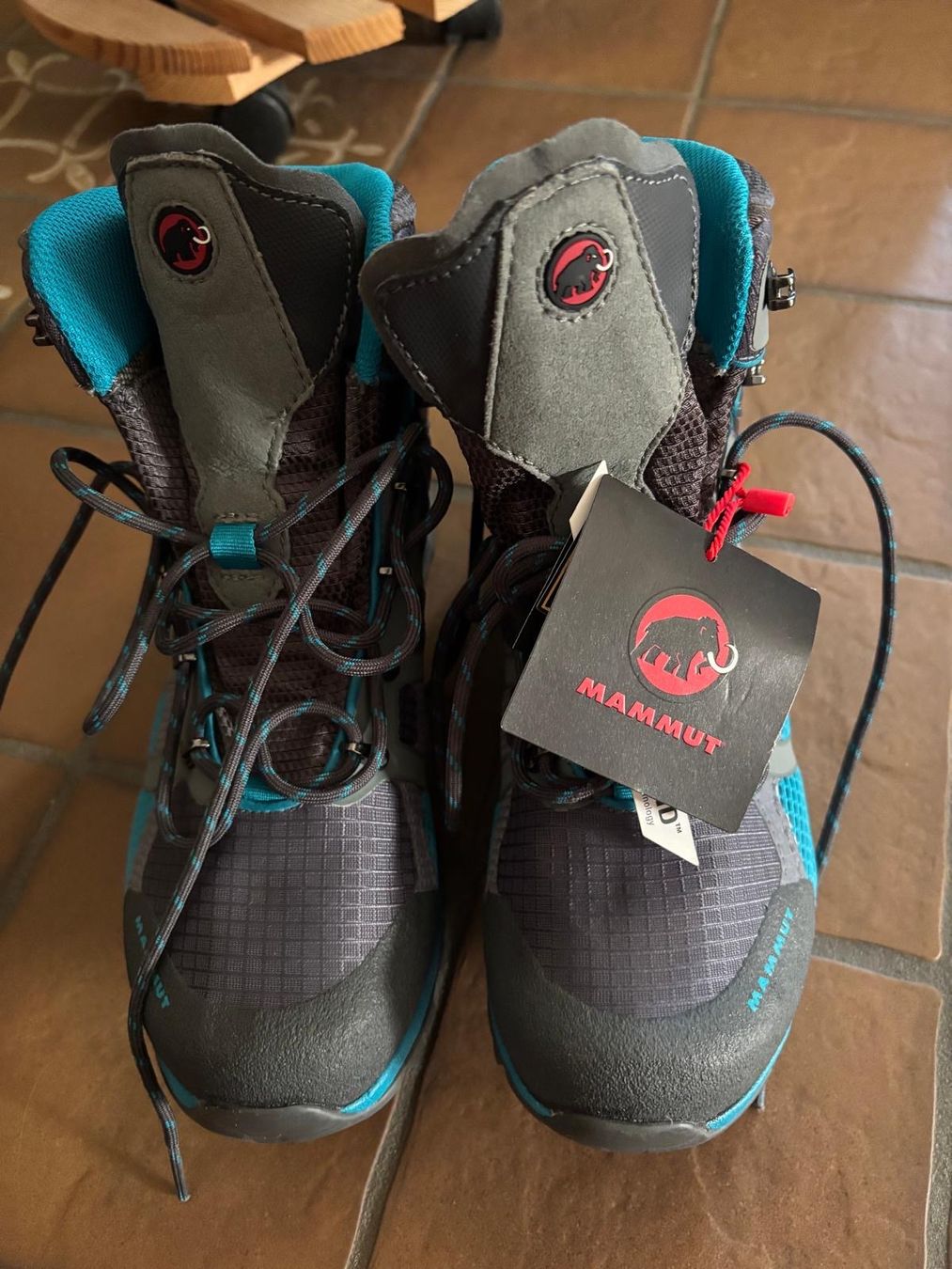 Mammut Scarpe da donna: Chaussures de randonnée Mammut – Nuovo (secondo la descrizione) da St-George venduto da auo_w5wn