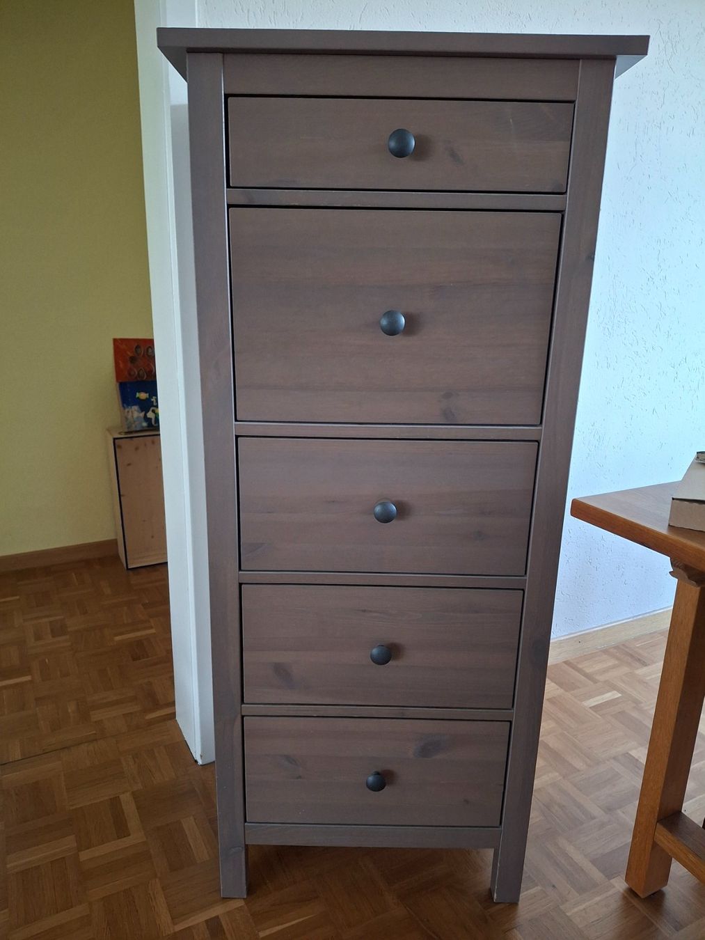 Hemnes Kommode schmal (Gebraucht) in Zofingen für CHF 49 – nur Abholung auf Ricardo kaufen