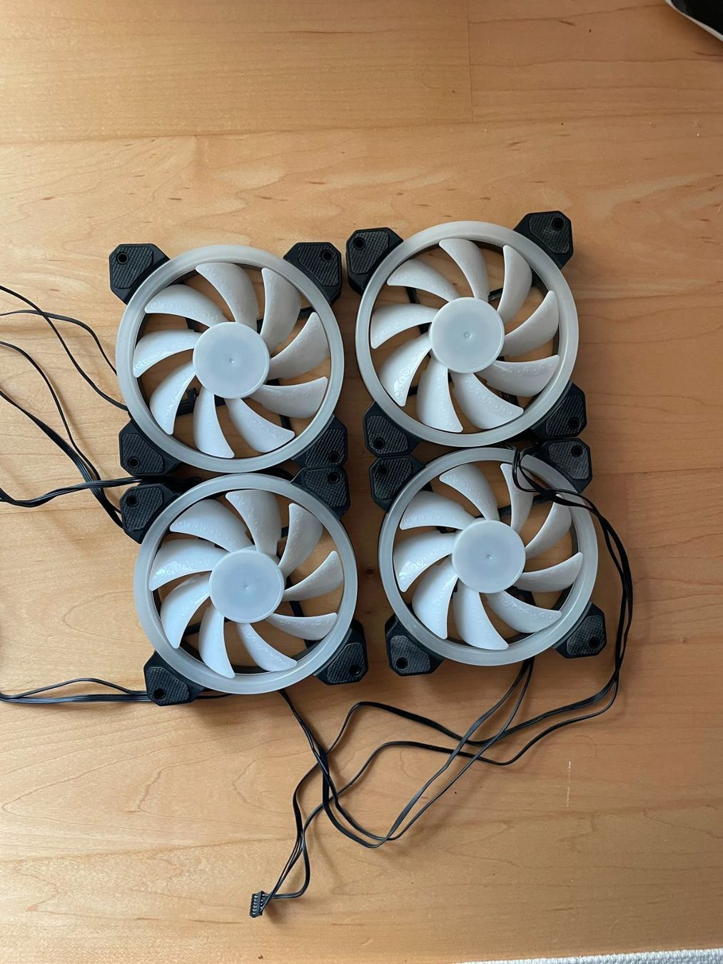 Custodie: 4x RGB Lüfter – Usato da Altstätten SG venduto da jan_8rpv 1