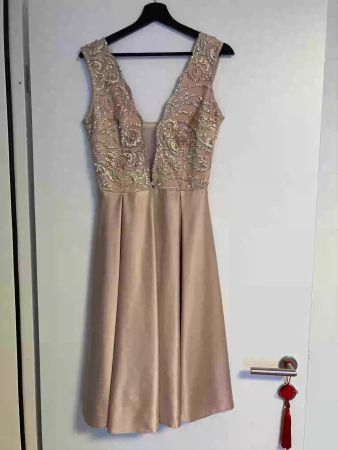 Elegantes Abendkleid mit Spitze Gr. 38