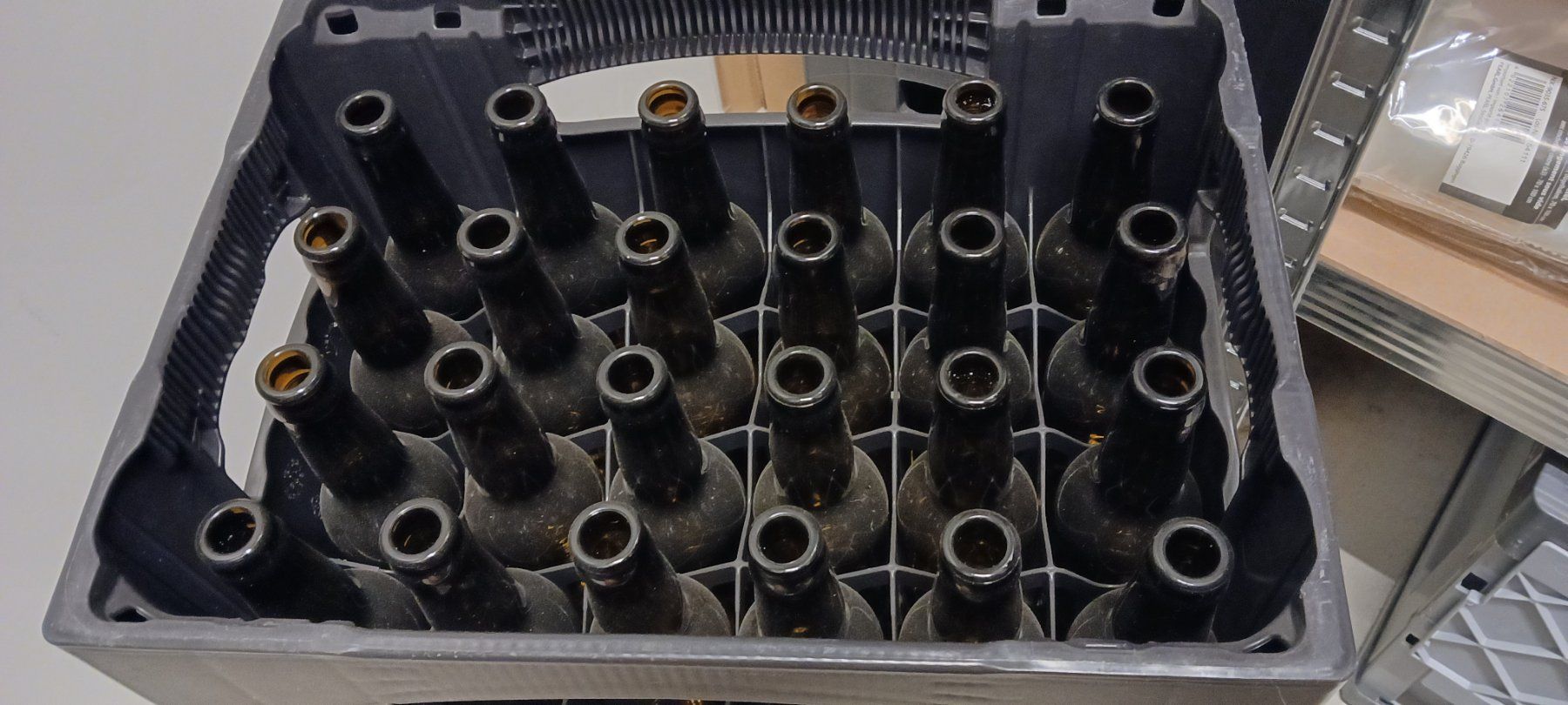 Verres, cruches & bouteilles: Bouteille de bière 33 cl – D'occasion à La Place (Ayent) par Tho57 1