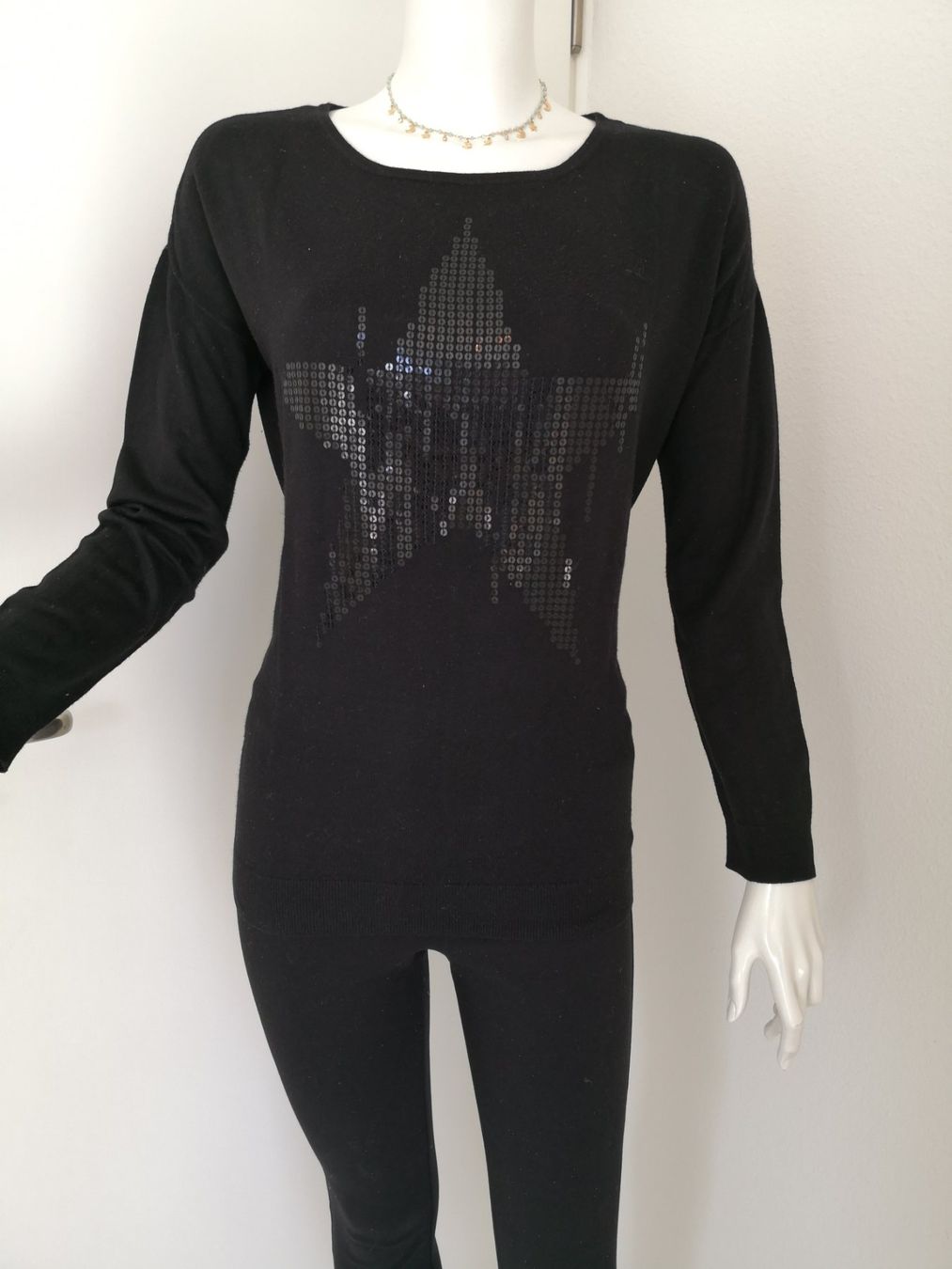 S.Oliver Pulls & Sweat-shirts: 🤩S.OLIVER STRICK-PULLOVER SCHWARZ & STERN-PAILLETTENMUSTER – D'occasion à Olten par Naja-Twins-Twins 4