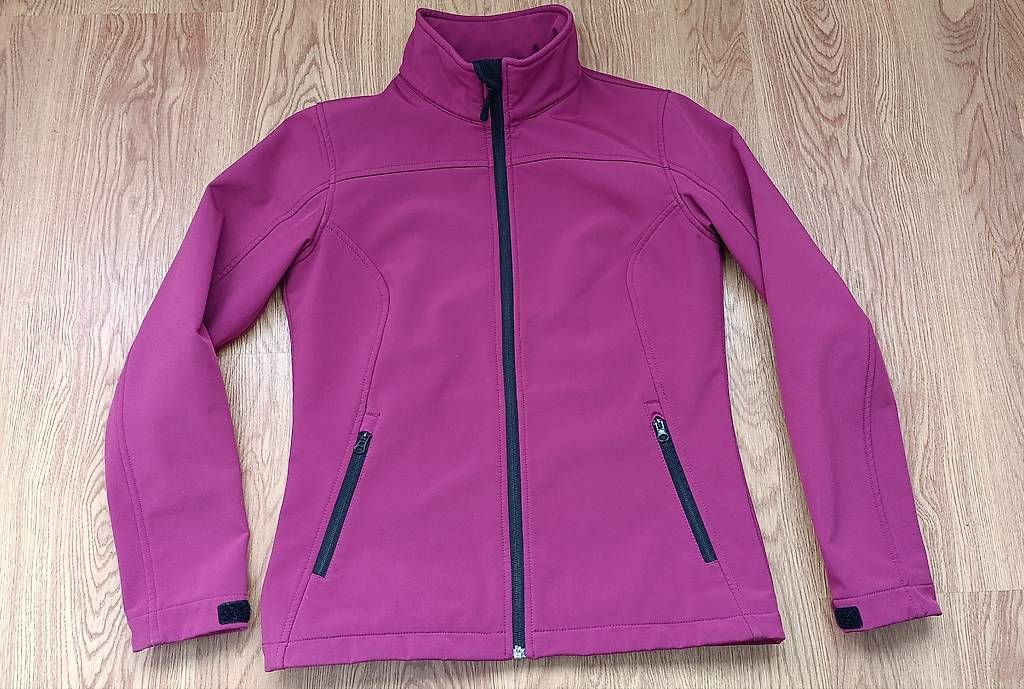 Giacche: Gut erhaltene Softshell-Jacke Gr. M – Usato da Stans venduto da Shidochir 2