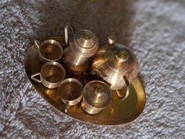 Miniatur Teeservice Messing auf Tablett guter Zustand, Puppe