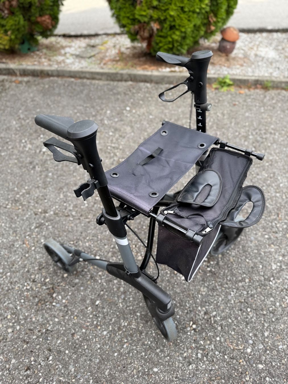 Gehhilfen: Top Zustand: Leichtgewicht Rollator 4 Rad – Gebraucht aus Roggwil /BE von elegance45 2