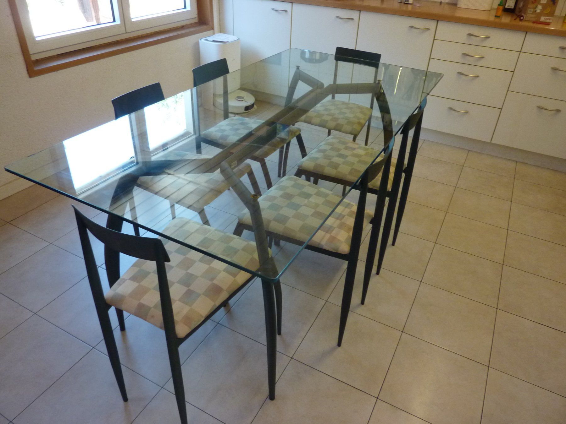Tavoli: Design Glastisch mit 6 Stühlen – Usato da Niederscherli venduto da Zahnd1 1