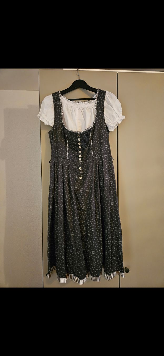 Kleider: Dirndl – Gebraucht aus Balsthal von Rose_96