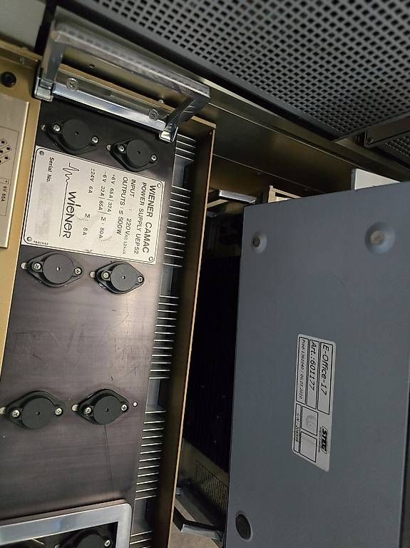 Componenti elettronici: Divers équipements électroniques  – Usato da Lutry venduto da Matteo022 2