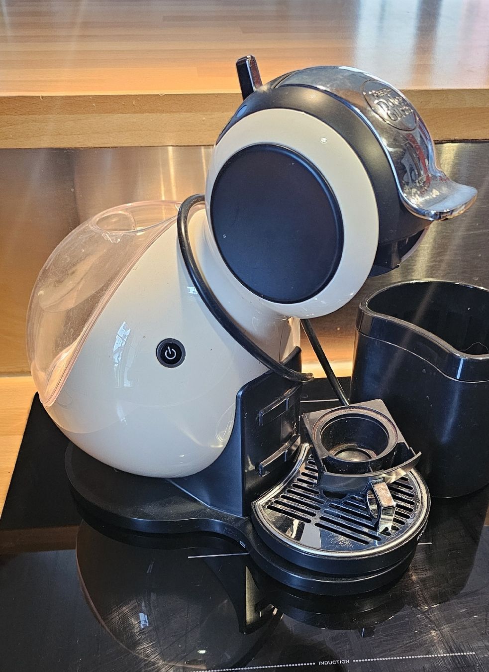 Nescafé Macchine per caffè & Macchine per espresso: Nescafe Dolce Gusto Maschine  – Usato da Leuzigen venduto da marks95 2