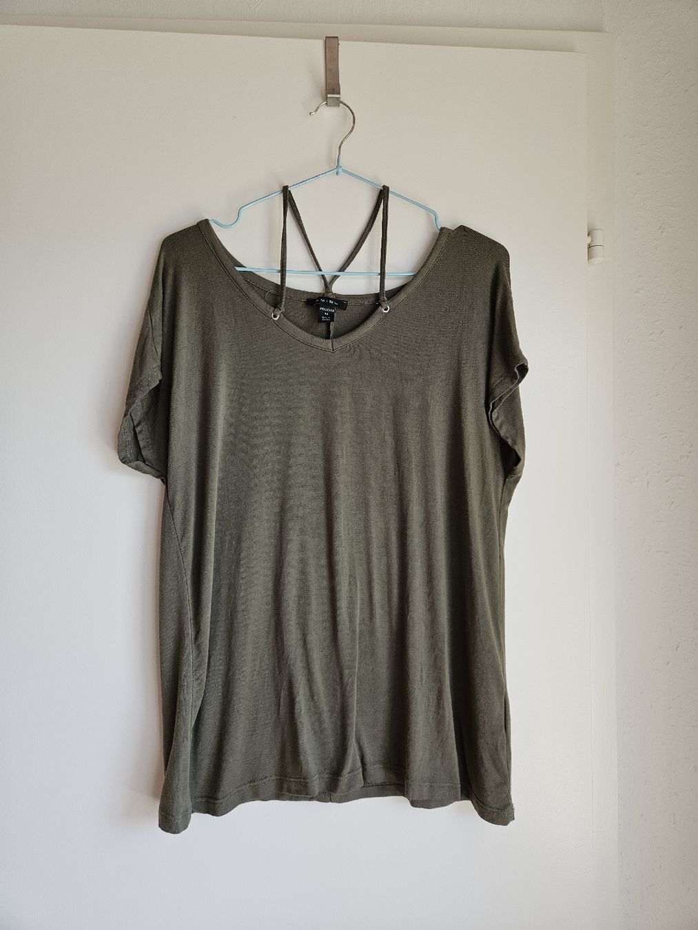 T-shirt: Amsiu Shirt – Usato da Ebikon venduto da SecondChance_byM