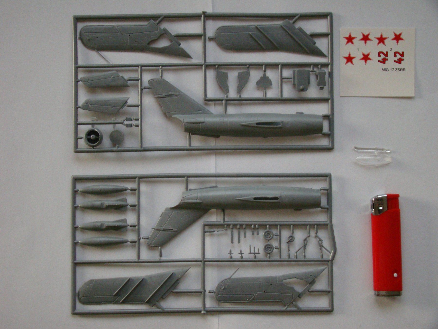 Kit di modellismo & Modellini statici: MiG-17 PF - ein einstrahliges Kampfflugzeug – Nuovo e nell'imballaggio originale da Muttenz venduto da flyte 2